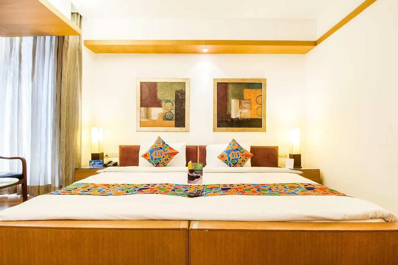 *** Hotel Fabhotel Raj Darbar Gurgaon India